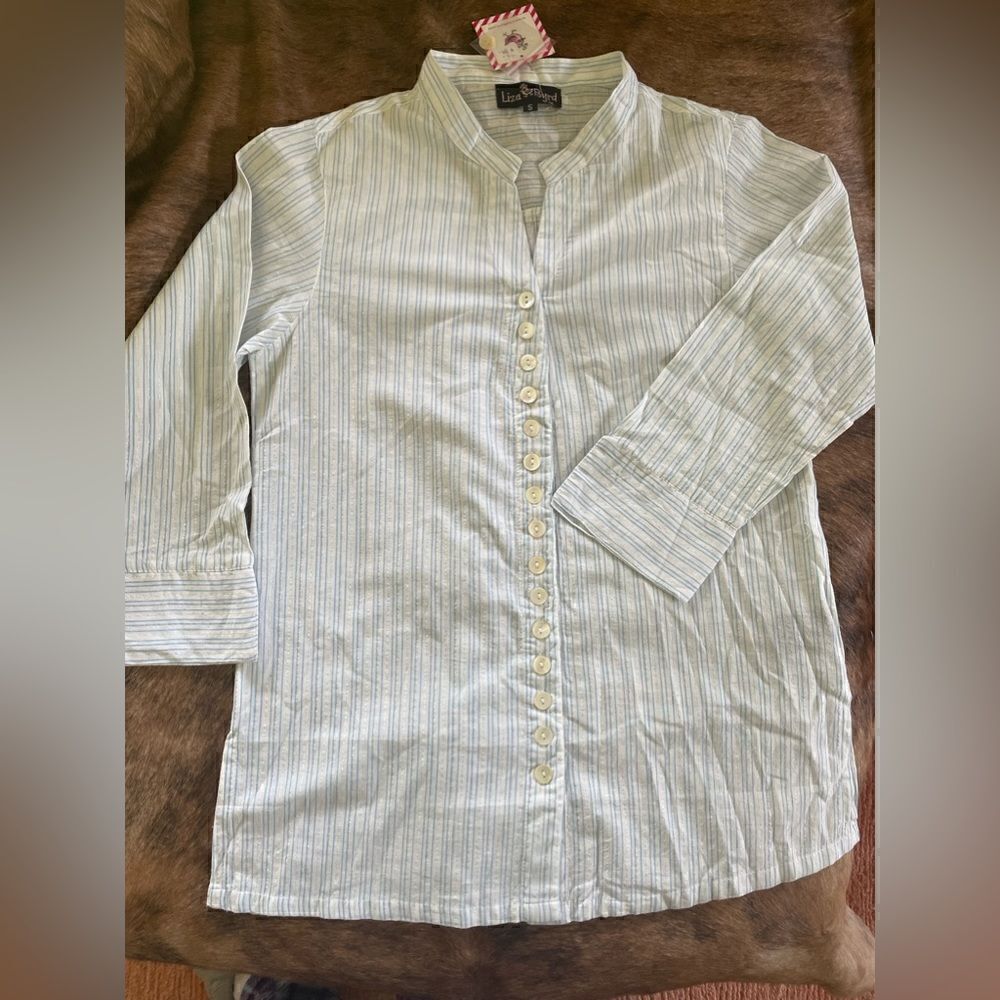 NWT” Liza Byrd” shirt women